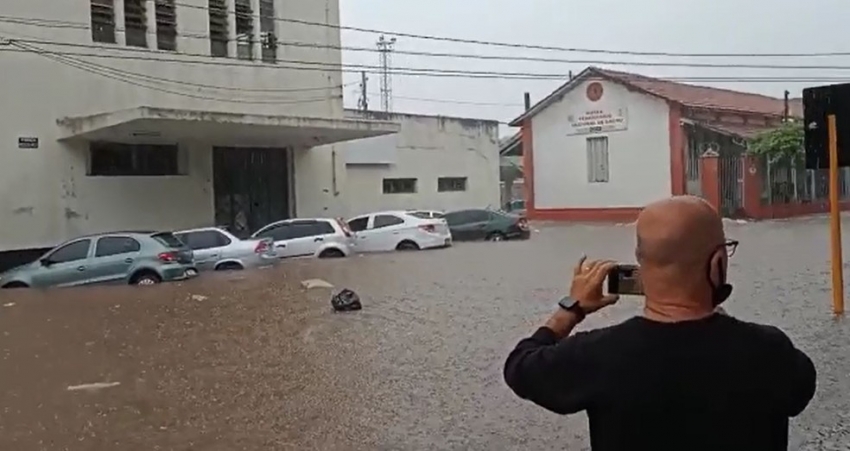 Temporal Provoca Alagamentos E Desabamento De Im Vel Em Bauru