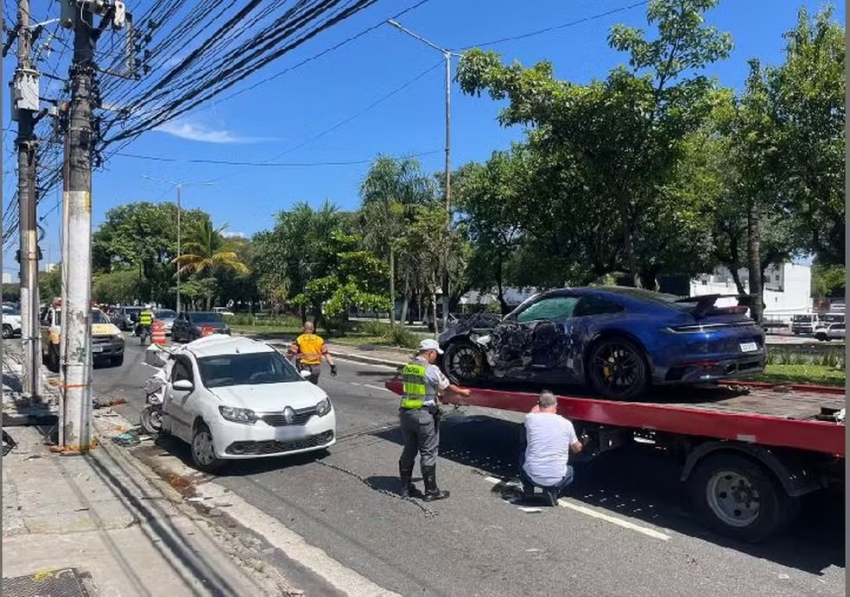 V Deo Mostra Batida De Porsche Em Sandero Em Sp Motorista De