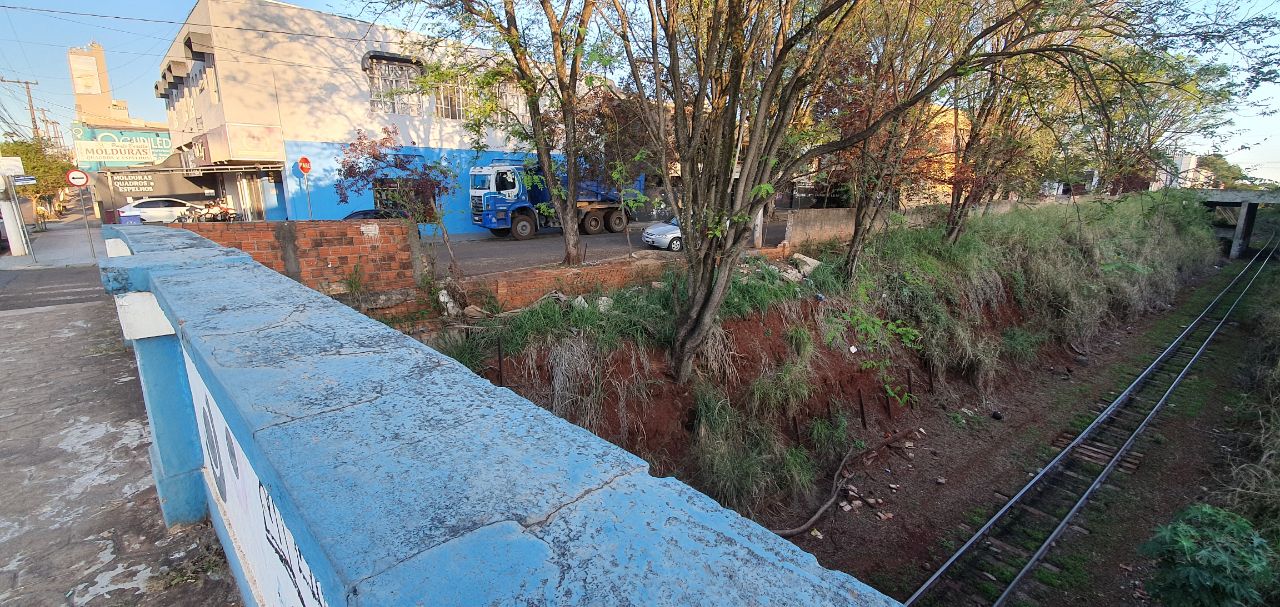 Mun Cipes Reclamam De Abandono De Bens P Blicos Em Ourinhos Muro