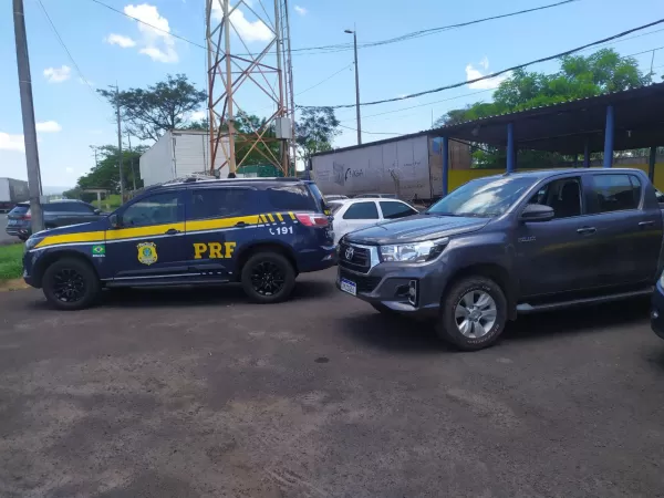 PRF recupera caminhonete clonada em Ourinhos