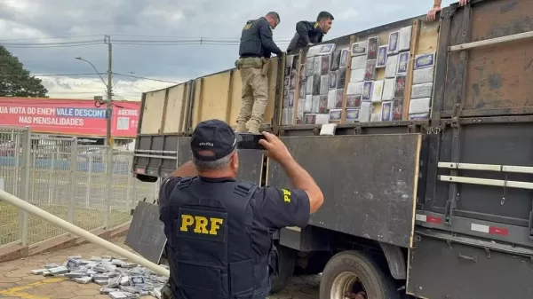 Polícia Rodoviária apreende carreta carregada com cocaína em Avaré