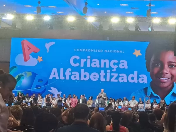 Ribeirão do Sul reafirma compromisso com a educação e participa do Selo Nacional Compromisso com a Alfabetização