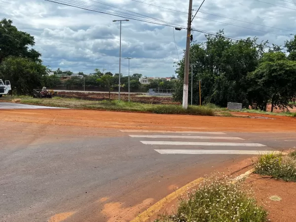 Obra no Parque do Centenário causa transtornos a comerciantes de Ourinhos