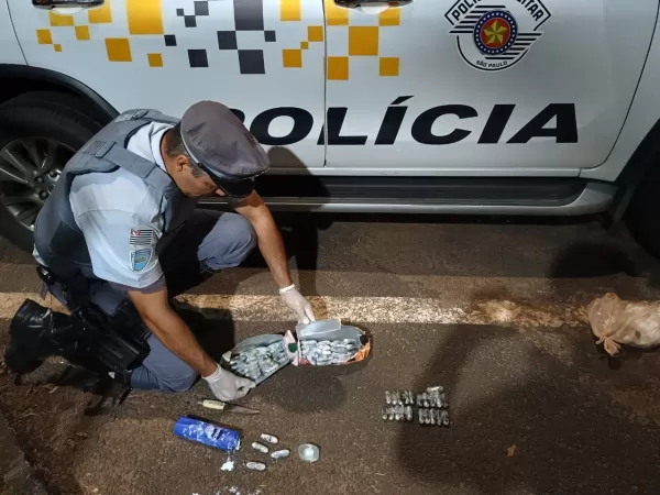 Casal boliviano é flagrado com 148 cápsulas de cocaína durante Operação Impacto em Ourinhos