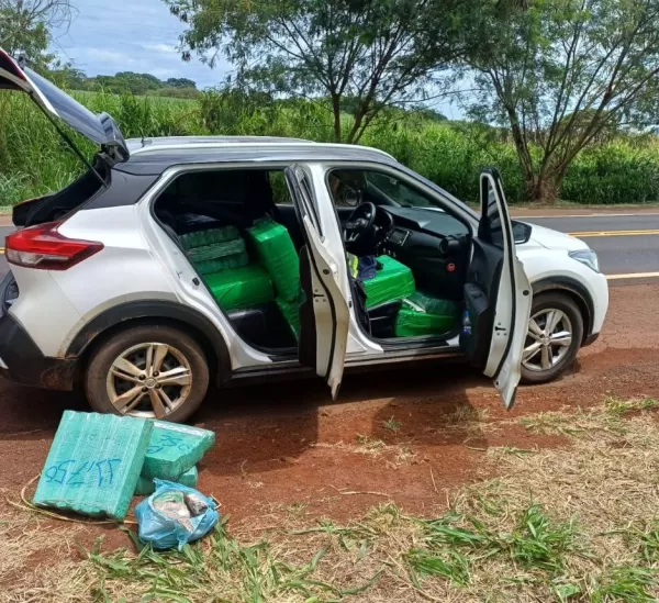 PRF apreende quase 400 kg de maconha em Andirá