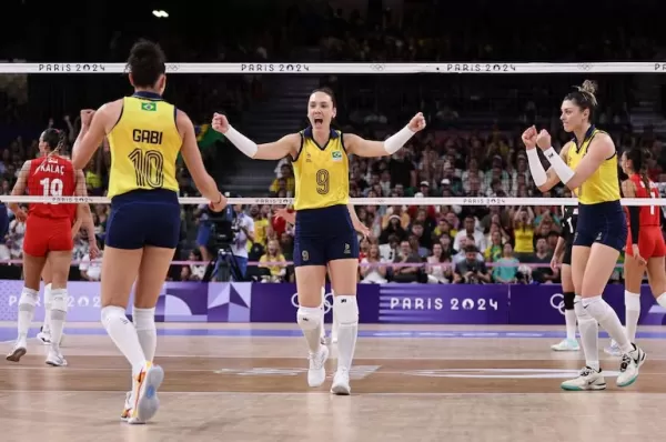 Brasil conquista o bronze no vôlei feminino em Paris