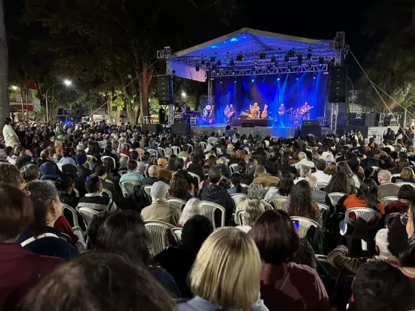 Prefeitura de Ourinhos abre edital para Food Trucks em eventos de fim de ano e aniversário da cidade; na Praça Mello Peixoto e na Fapi