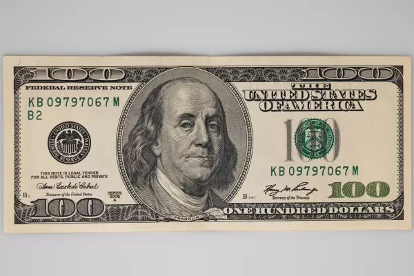 Dólar fecha em R$ 5,51, maior valor em dois anos e meio