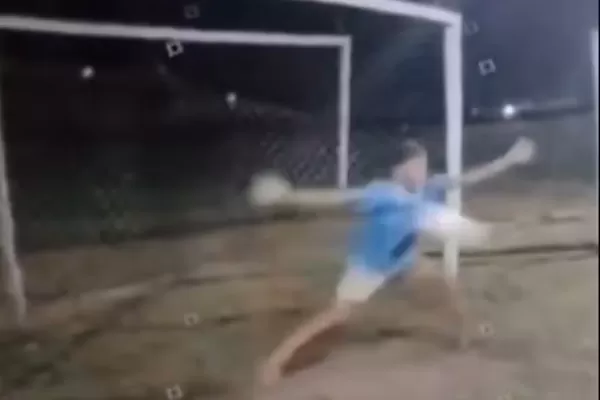 Jovem goleiro de 16 anos morre após defender pênalti em treino no Amazonas; Vídeo 