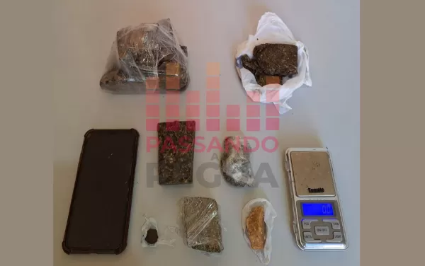 Jovem é preso em Ourinhos após a polícia encontrar maconha, crack e até haxixe em seu carro 