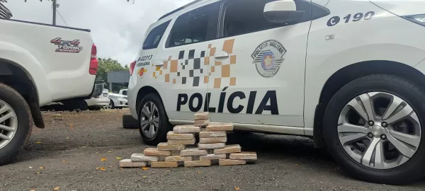 Traficante é preso com crack em rodovia de Assis