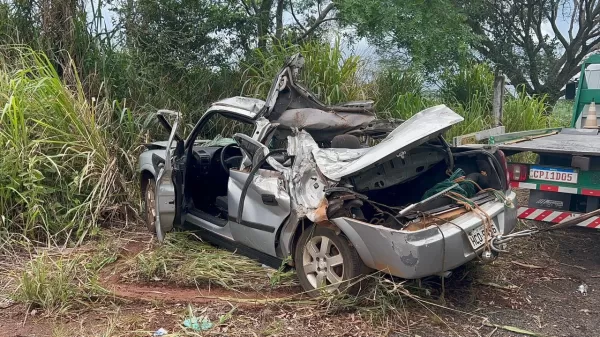 Acidente com seis vítimas em Timburi, resultou na morte de irmãs de 43 e 37 anos e adolescente de 16 anos 