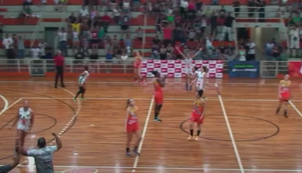 Ourinhos/Semel/AOBE vence AABO, em jogo disputado entre as duas equipes da cidade pela Copa Paulista de Basquete Feminino