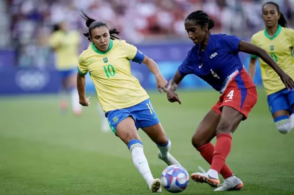 Brasil fica com a prata no futebol feminino em Paris; Marta se despede das Olimpíadas