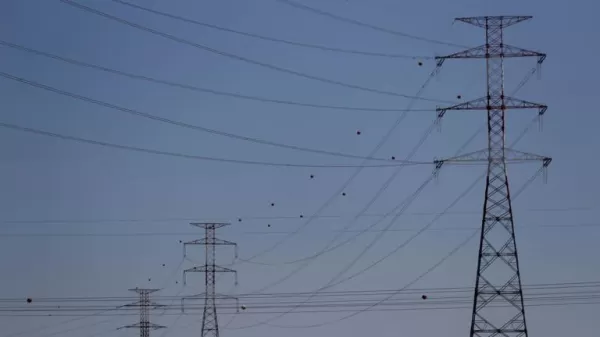 Conta de luz pode ter cobrança extra a partir de maio, apontam especialistas