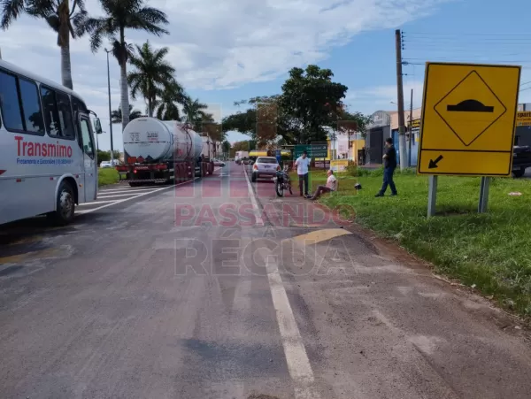 Alerta de Perigo na Rodovia Raposo Tavares: vazamento de óleo complica trânsito e causa acidentes em Ourinhos