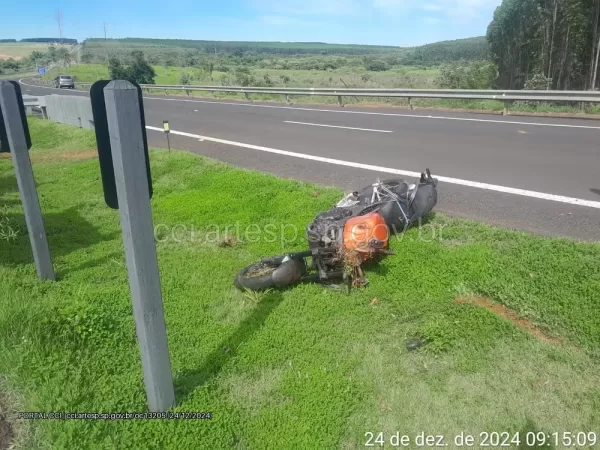 Motociclista morre em acidente na Rodovia Rachid Rayes em Marília