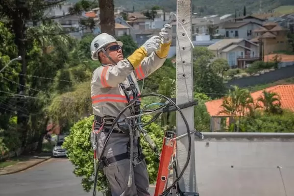 CPFL Santa cruz identifica 802 casos de furto de energia na região de Ourinhos em 2024