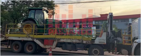 Polícia Civil de Santa Cruz do Rio Pardo recupera trator furtado