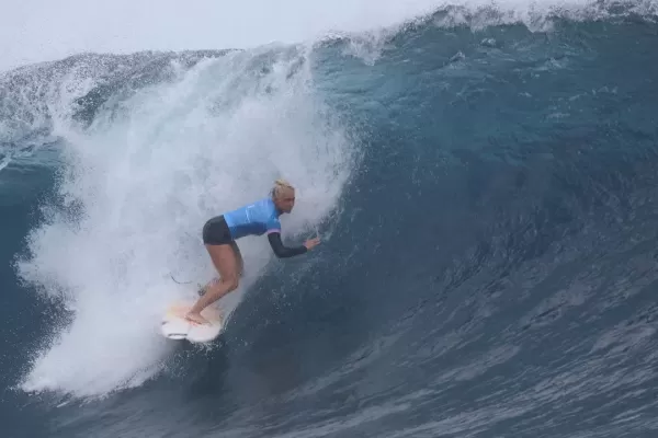 Tatiana Weston-Webb conquista a prata em Tehaupoo no surfe nas Olimpíadas de Paris 2024