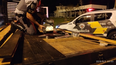 Polícia apreende mais de 80 kg de cocaína em caminhão na SP-270