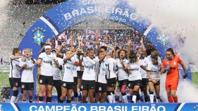 Corinthians vence o Avaí e conquista o bicampeonato brasileiro no futebol feminino 