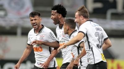 Corinthians vence clássico e respira na volta do Paulistão na pandemia da Covid-19