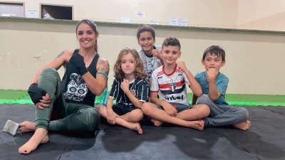 Prefeitura de Salto Grande oferece aulas gratuitas de Muay Thai no Ginásio de Esportes