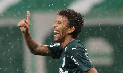 Com gols no fim, Palmeiras bate Santo André e vai à semi do Paulista