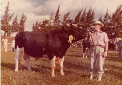 Feira Agropecuária; por Jair Vivan Jr. 