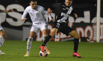 Ponte vence Santos de virada e está na semifinal do Paulista