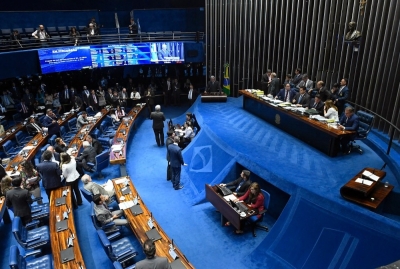 Senado aprova MP da liberdade econômica e retira trecho sobre trabalho aos domingos