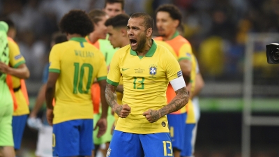 Em noite de Gabriel Jesus, Brasil vence Argentina e volta à final da Copa América