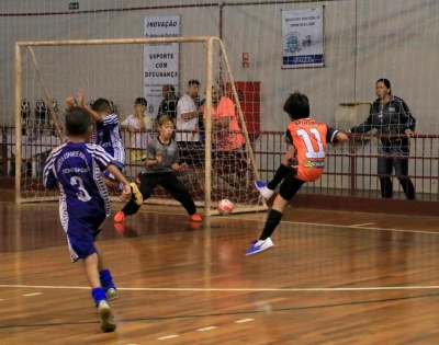 Final do Campeonato Infantil de Futsal reúne centenas de famílias no Ginásio Monstrinho