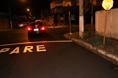 Após acidente grave, Prefeitura faz pintura na Rua Lopes Trovão 