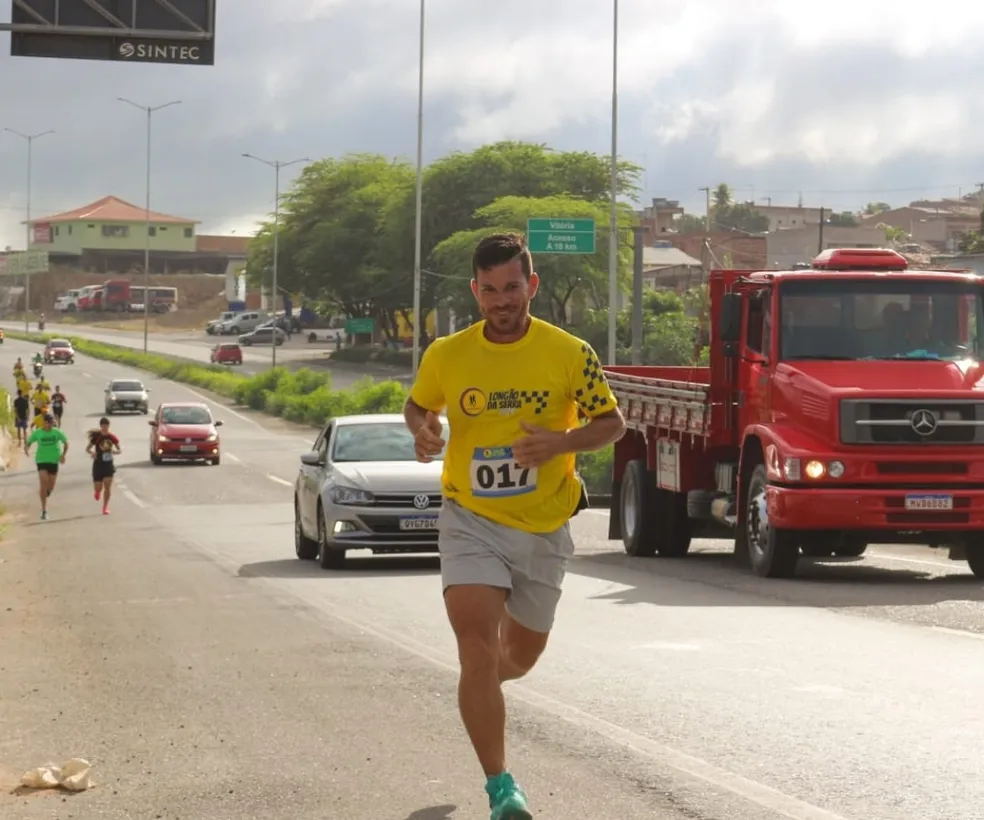 Corredor morre após passar mal durante prova e ser internado na UTI com lesão grave e xixi preto