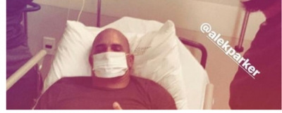 Em foto nas mídias sociais, Kelly Slater avisa que está internado com H1N1 e sinusite no Rio