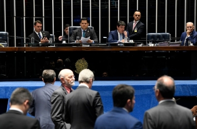 Senado aprova texto-base da Reforma da Previdência, mas adia conclusão da votação para esta quarta