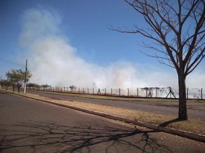 Incêndio destrói área do Aeroporto de Ourinhos 